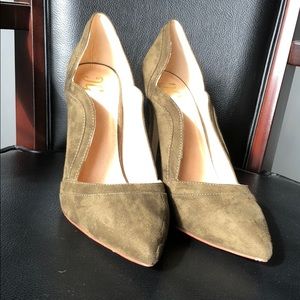 JG High Heels in Olive